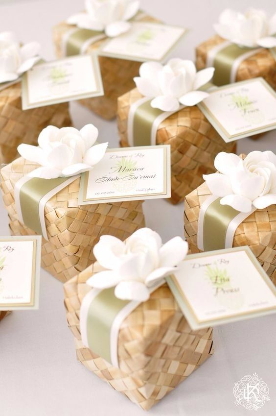 10 Wedding Door Gifts Popular in Malaysia